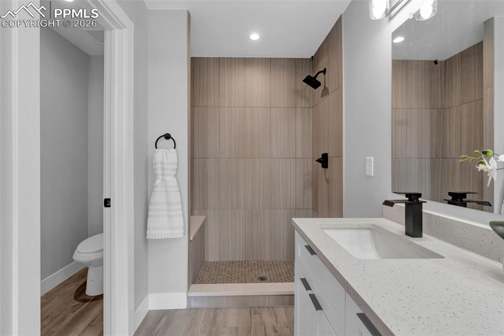 Image 10 of 22: Bathroom