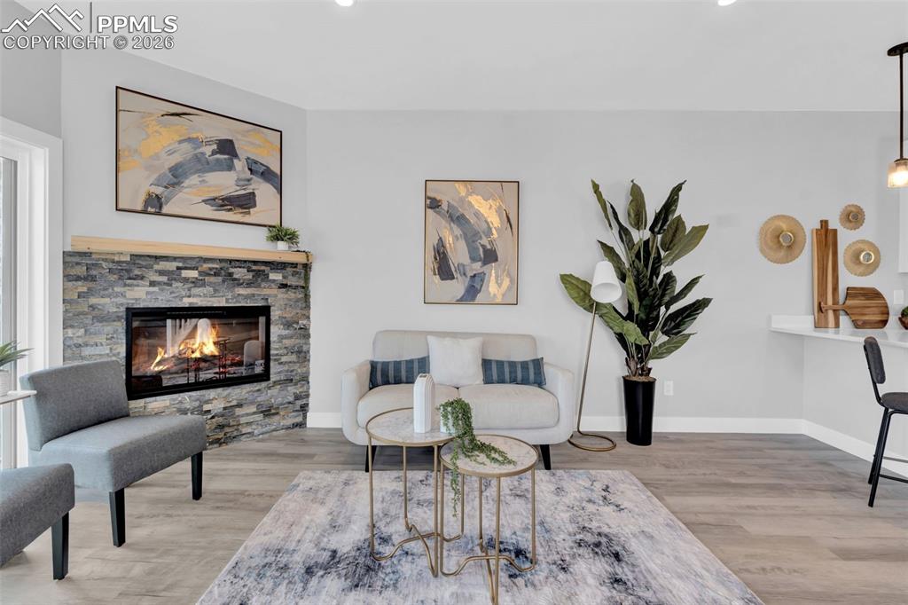 Image 5 of 22: Sitting Room