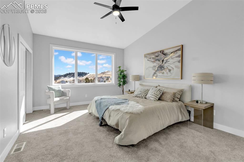 Image 7 of 22: Bedroom