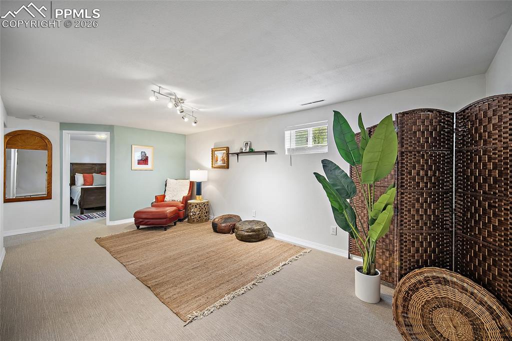 Image 13 of 48: Sitting Room