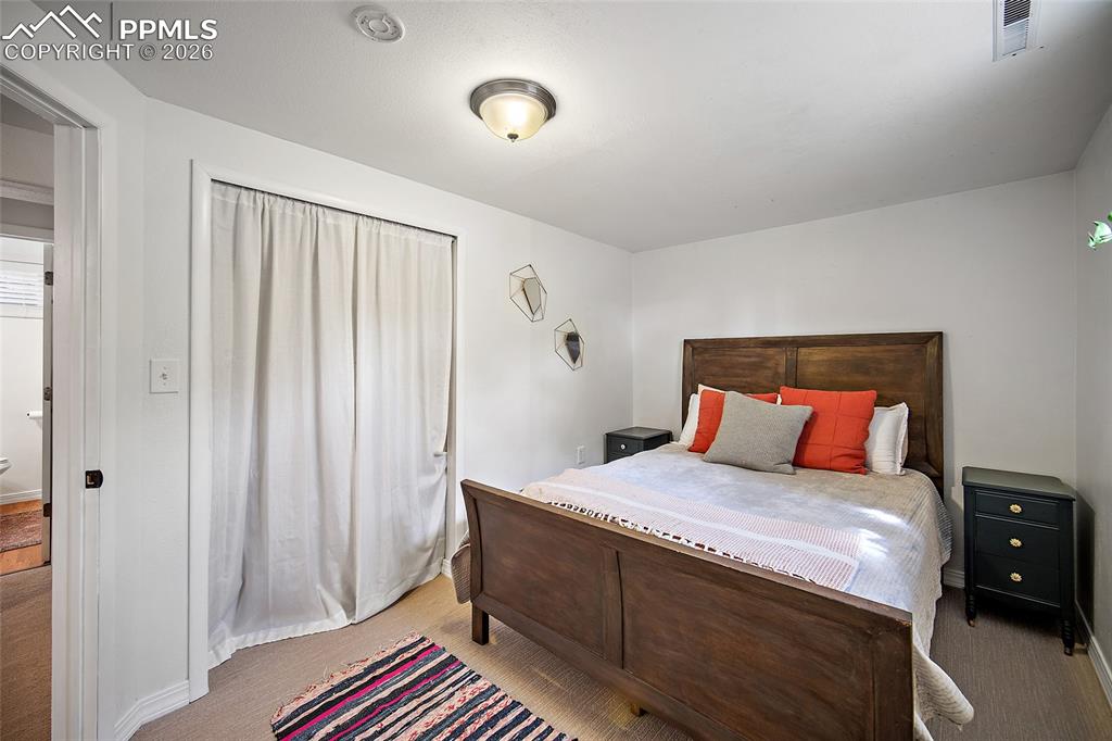 Image 16 of 48: Bedroom