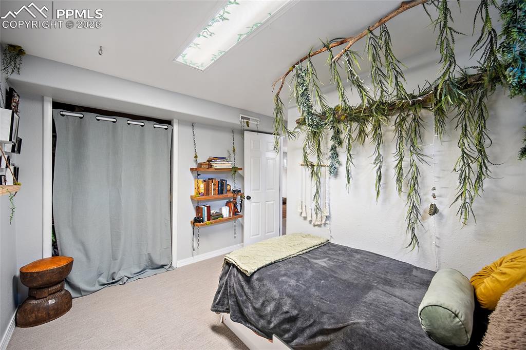 Image 18 of 48: Bedroom