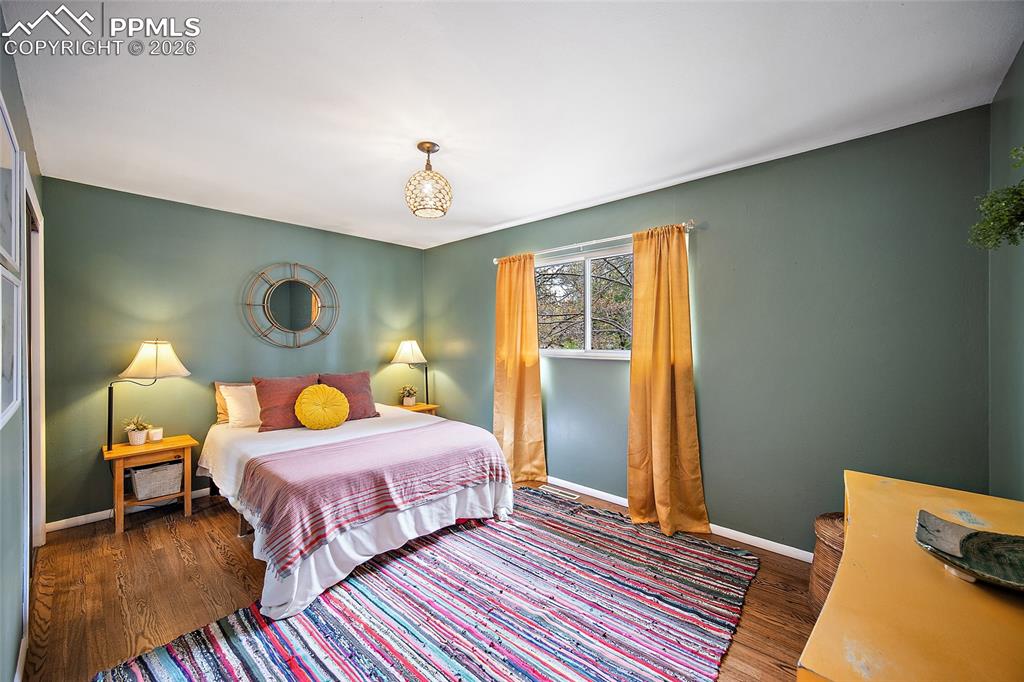 Image 23 of 48: Bedroom