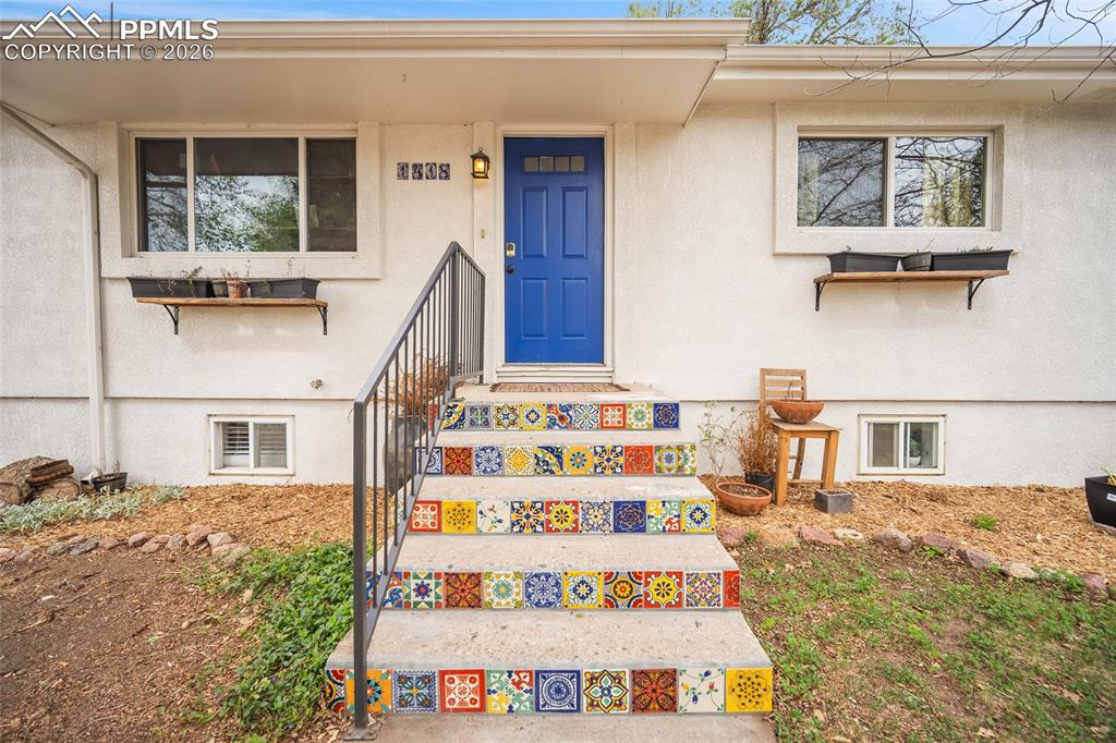 Image 4 of 48: Entry