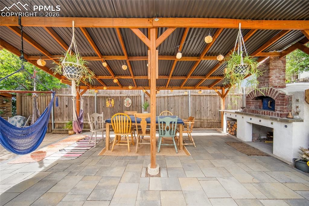 Image 40 of 48: Patio