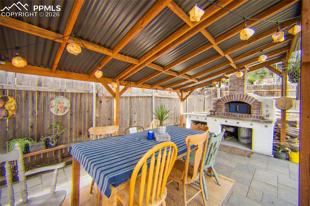 Image 41 of 48: Patio