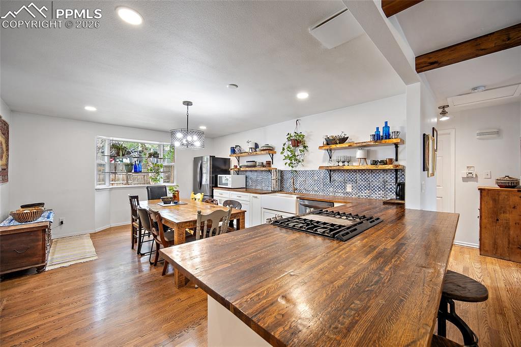 Image 8 of 48: Dining Area