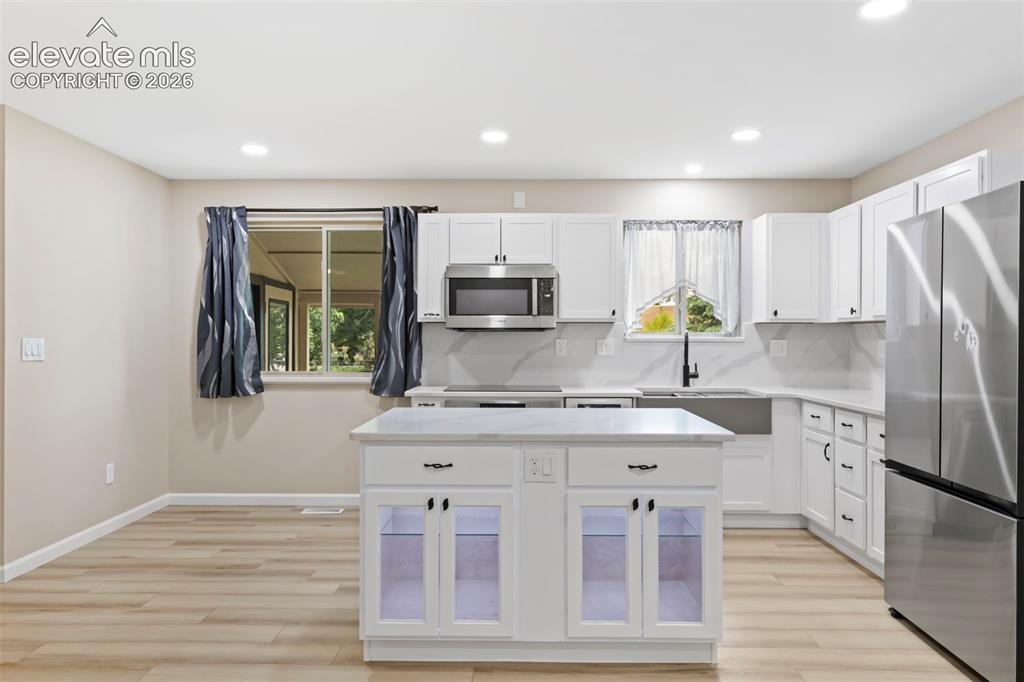 Image 10 of 35: Kitchen