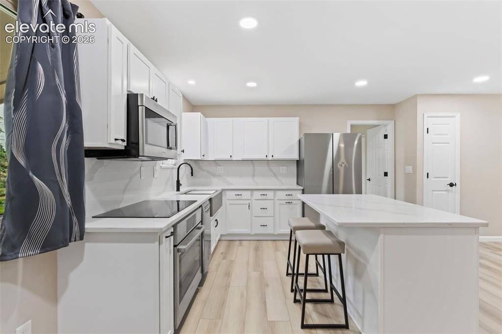 Image 12 of 35: Kitchen