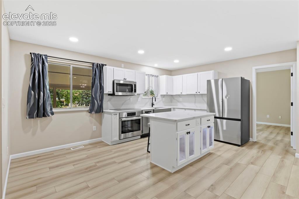Image 9 of 35: Kitchen
