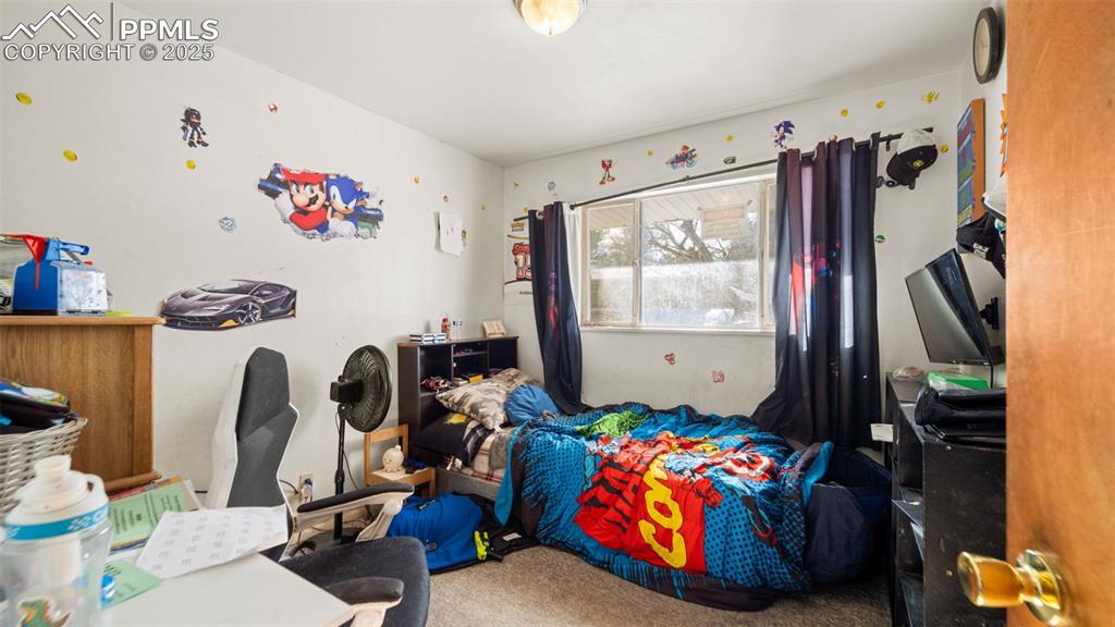 Image 10 of 35: Bedroom