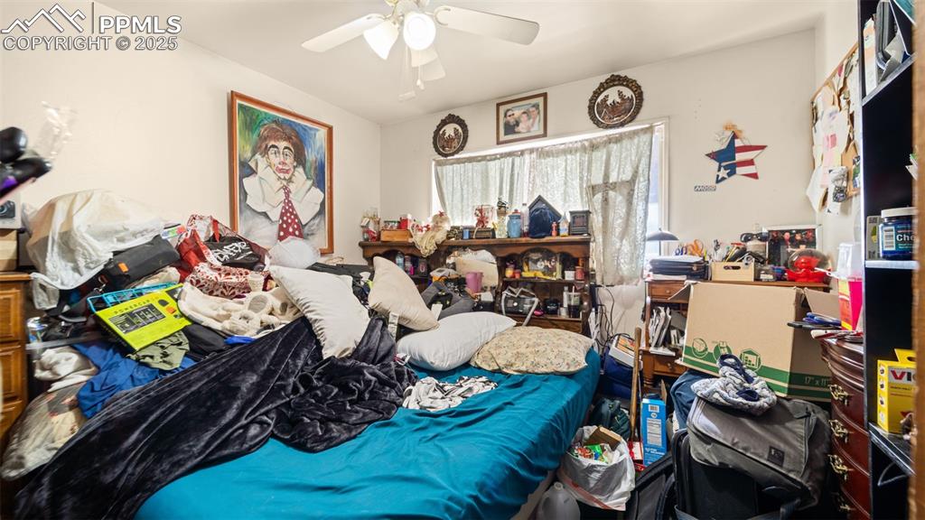 Image 12 of 35: Bedroom