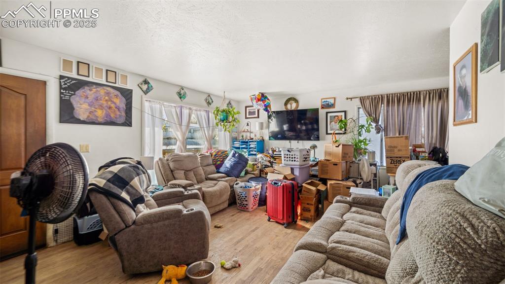 Image 4 of 35: Living Room