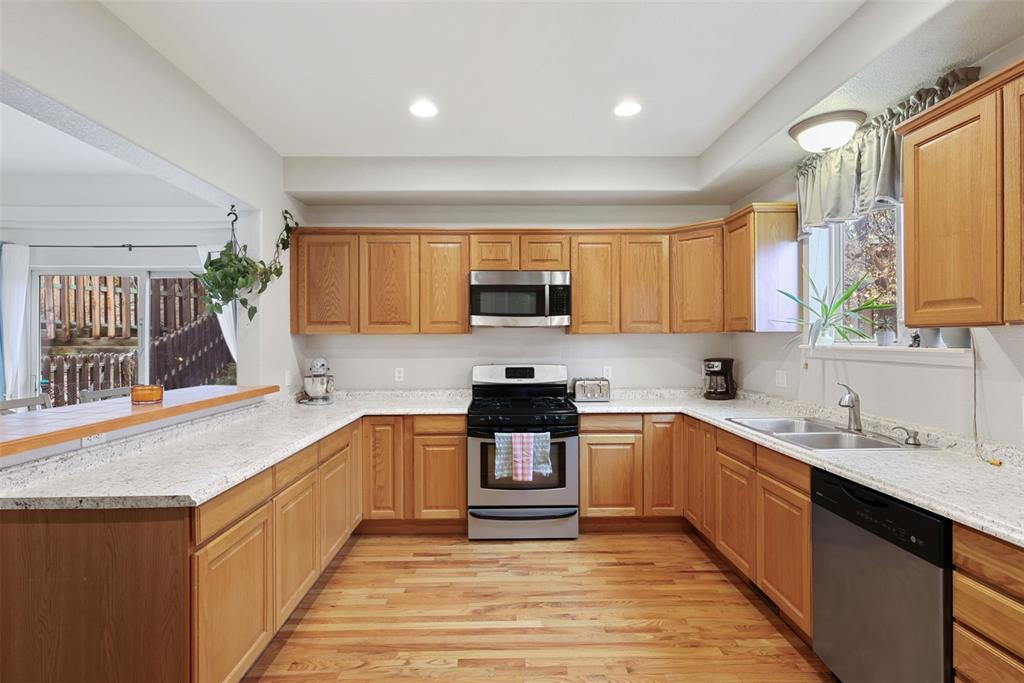 Image 12 of 36: Kitchen