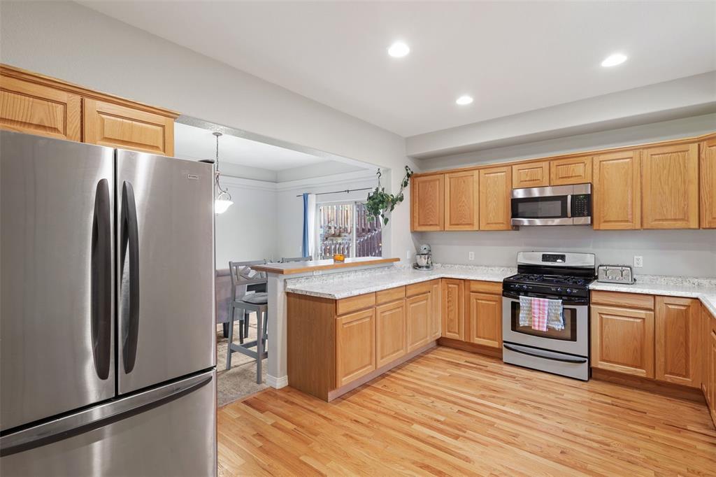 Image 13 of 36: Kitchen