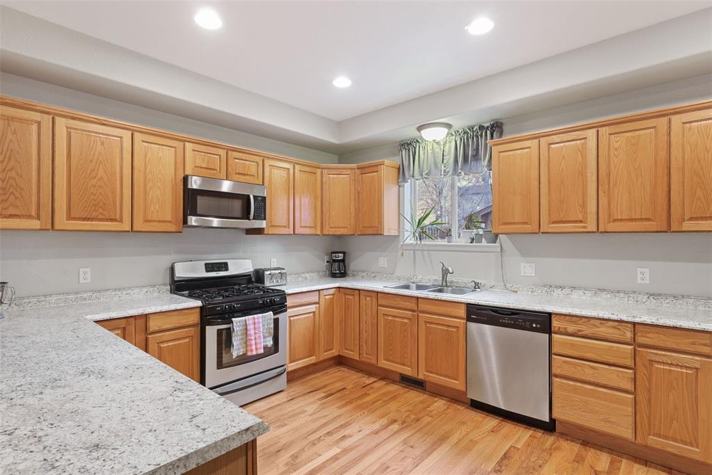 Image 14 of 36: Kitchen