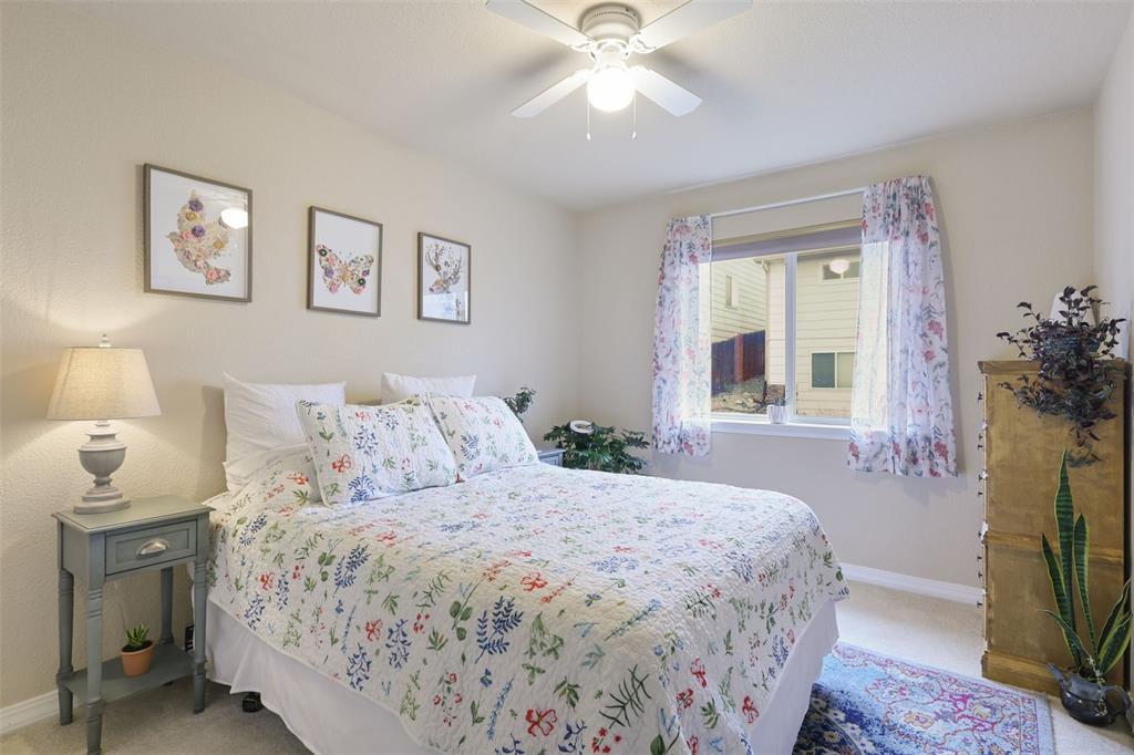 Image 18 of 36: Bedroom