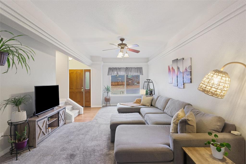 Image 3 of 36: Living Room