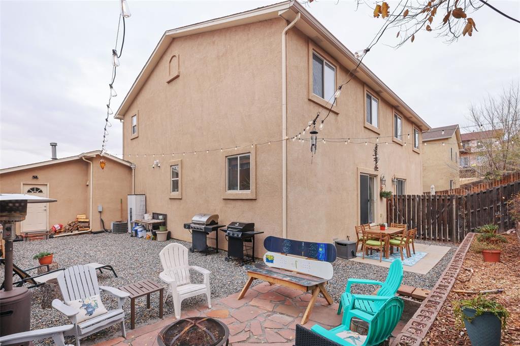 Image 32 of 36: Back of Structure