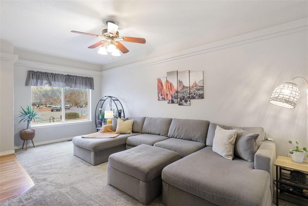 Image 4 of 36: Living Room