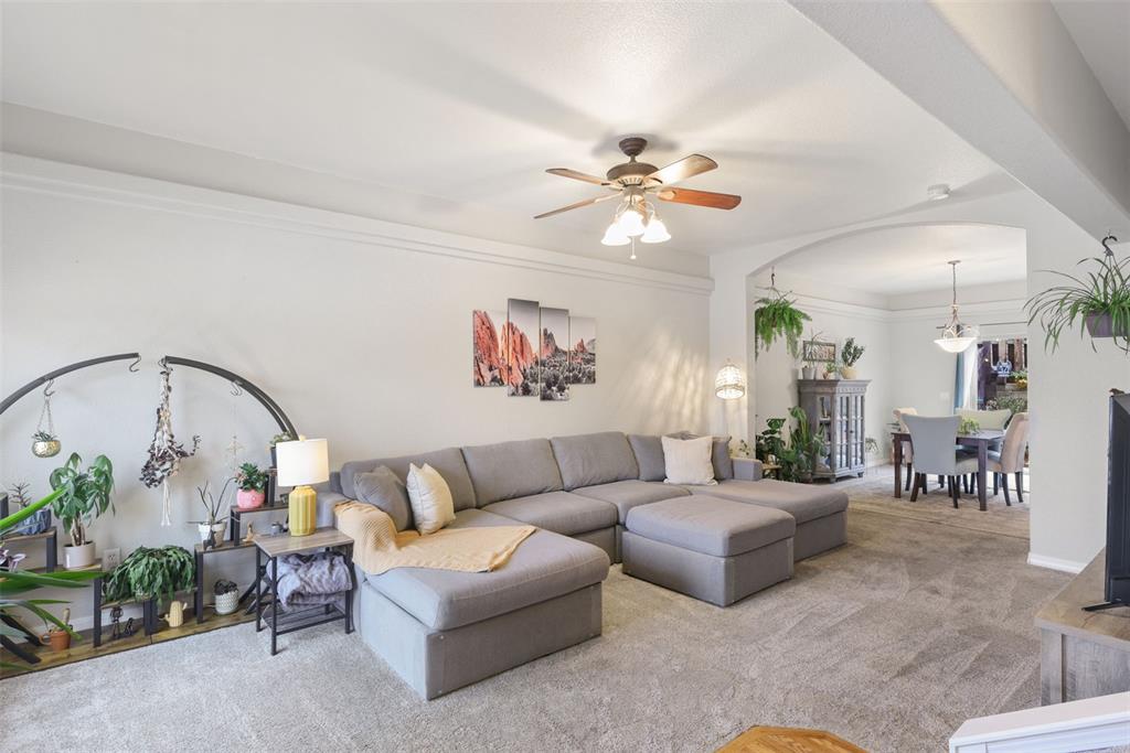 Image 5 of 36: Living Room