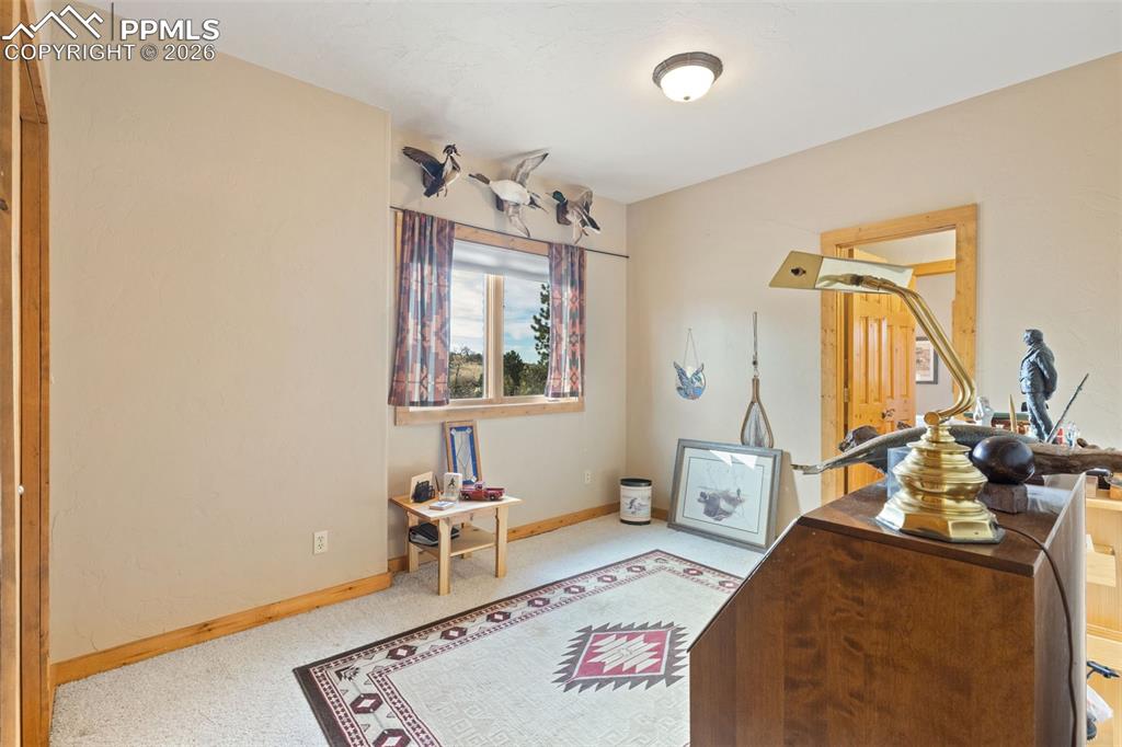 Image 35 of 45: Office