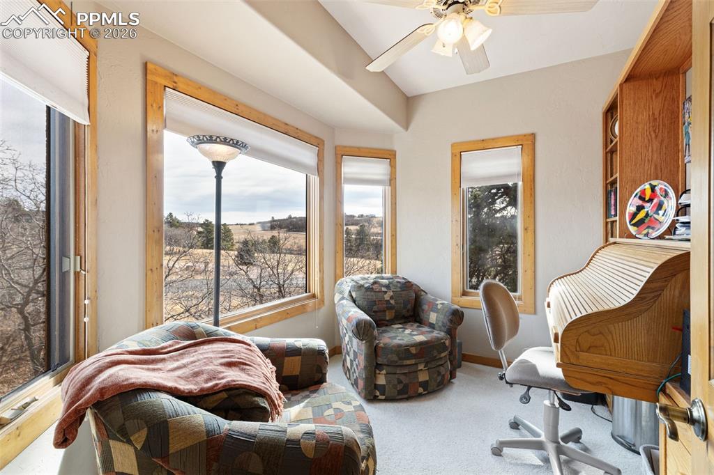 Image 36 of 45: Office