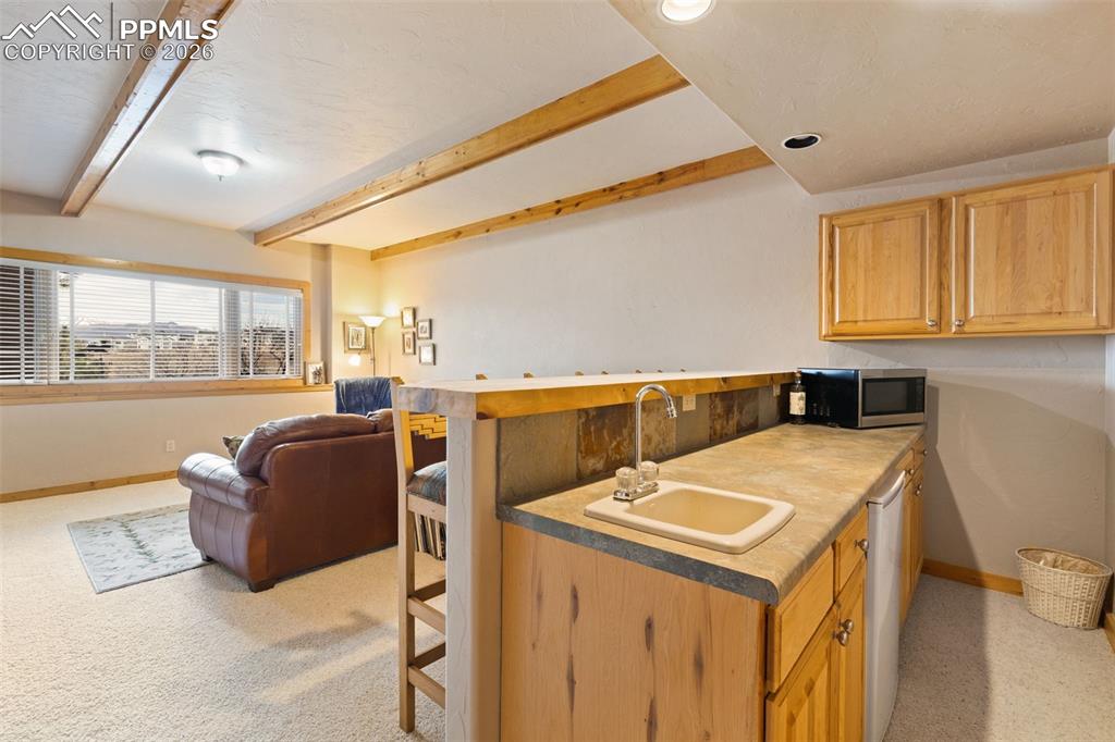 Image 41 of 45: Kitchen