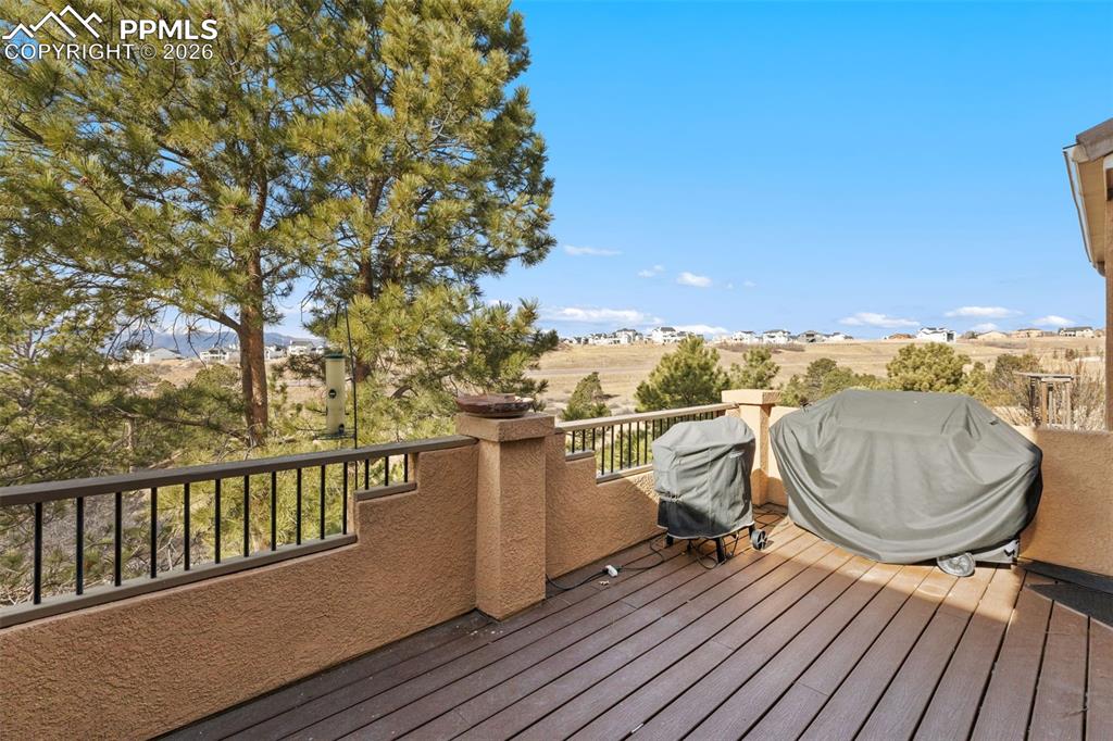 Image 43 of 45: Deck