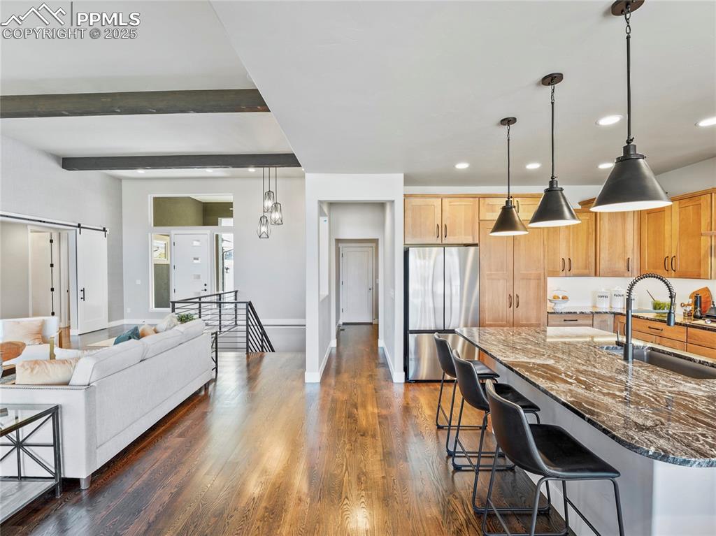 Image 18 of 49: Kitchen