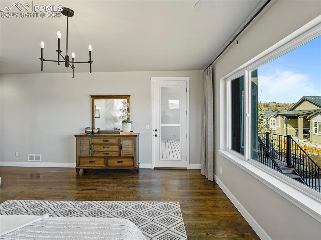 Image 20 of 49: Entry