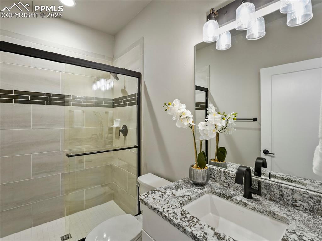 Image 29 of 49: Bathroom