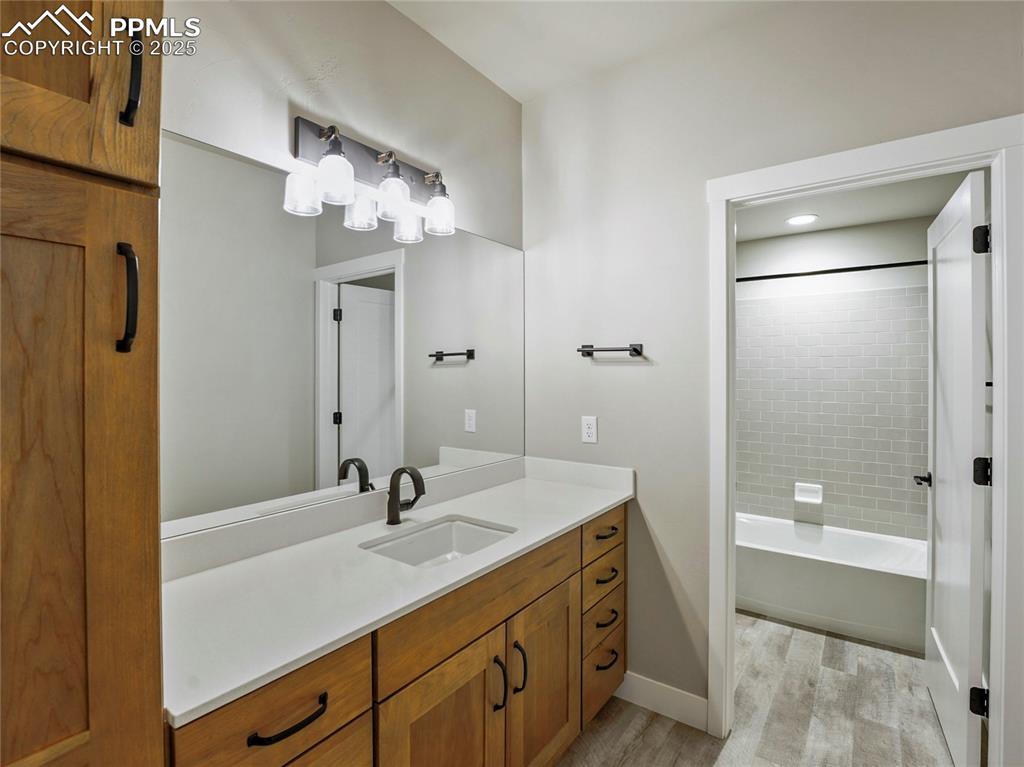 Image 36 of 49: Bathroom