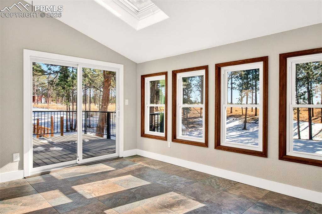 Image 17 of 45: Entry