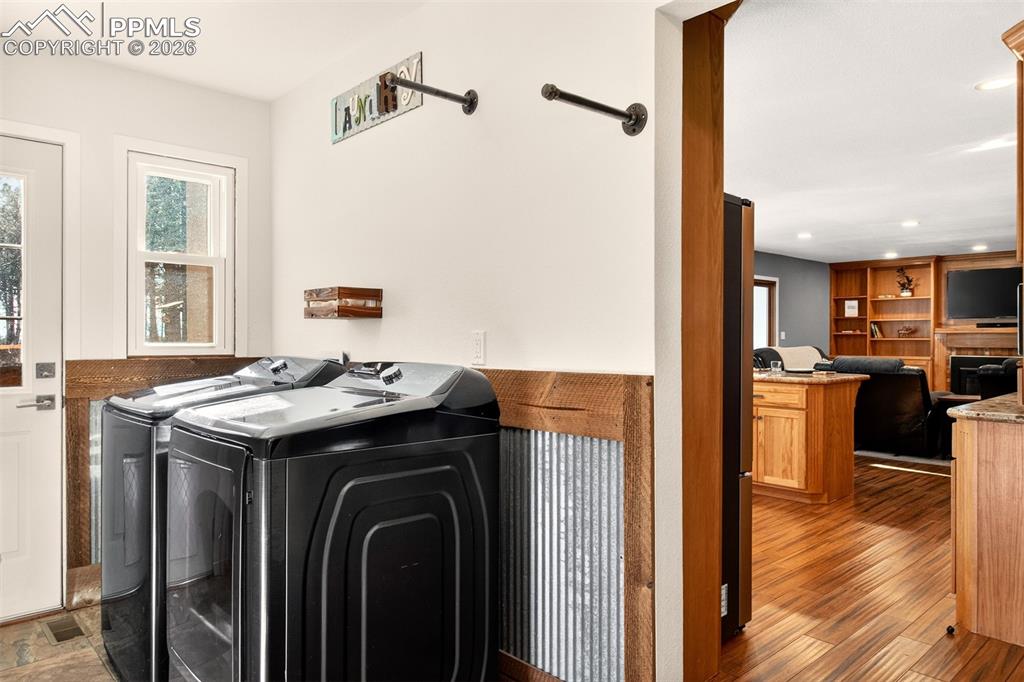 Image 18 of 45: Laundry