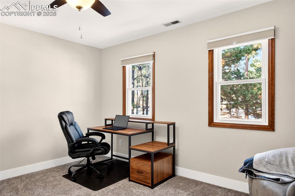 Image 25 of 45: Office