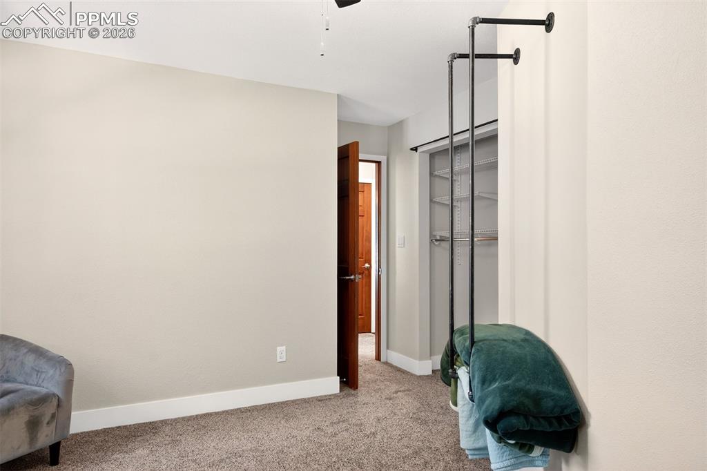 Image 26 of 45: Sitting Room