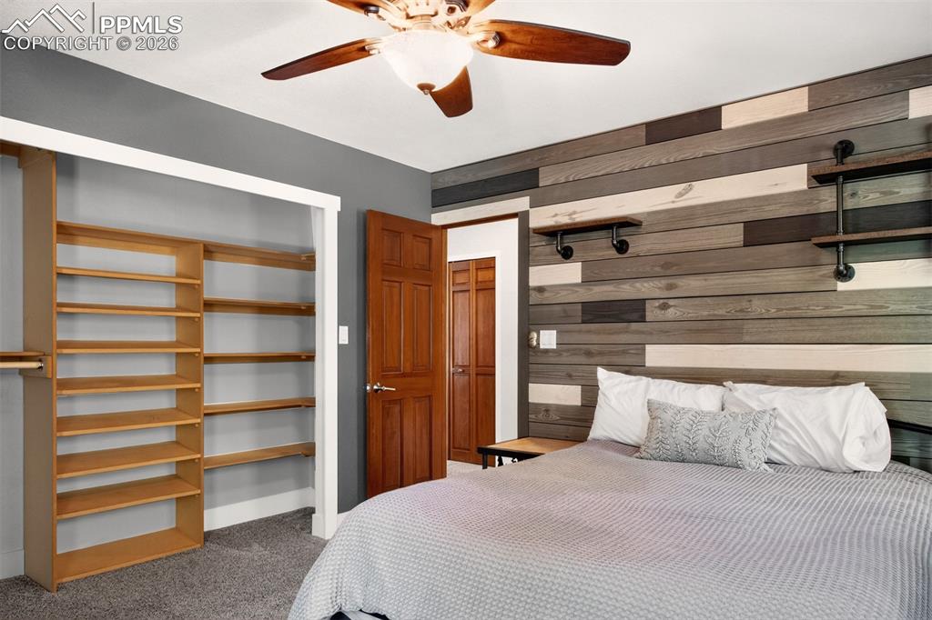 Image 29 of 45: Bedroom