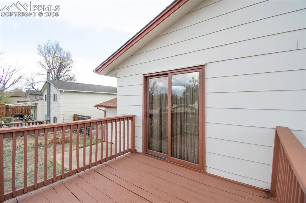 Image 13 of 31: Deck