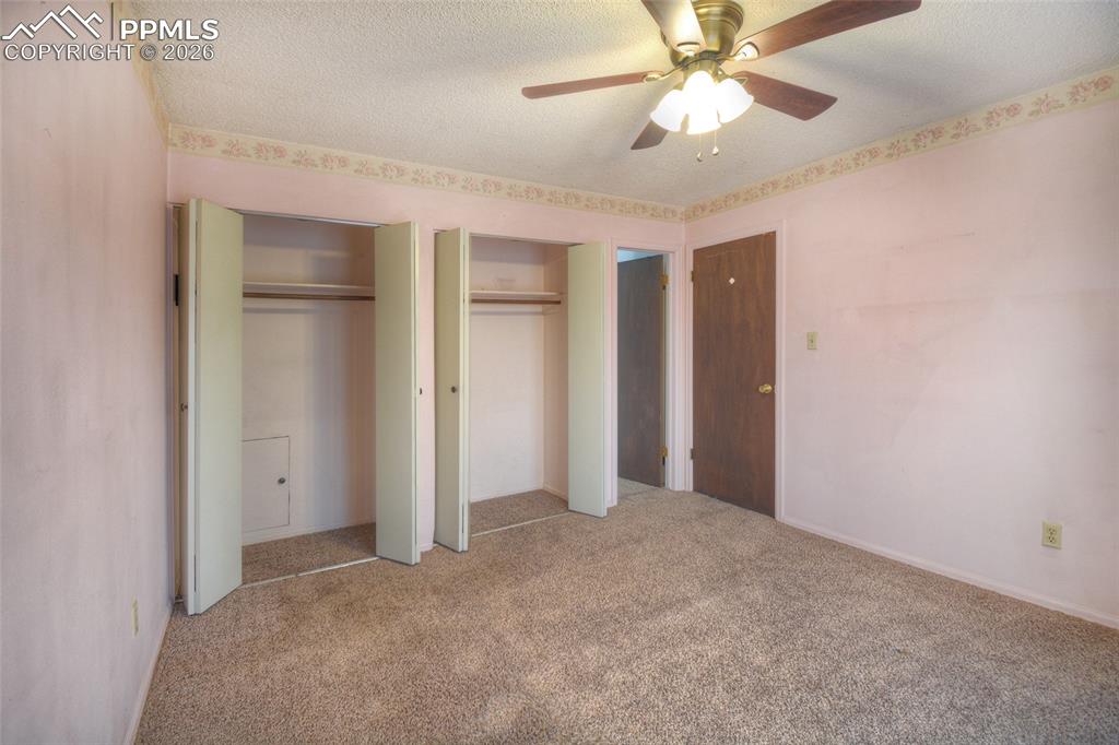 Image 15 of 31: Bedroom