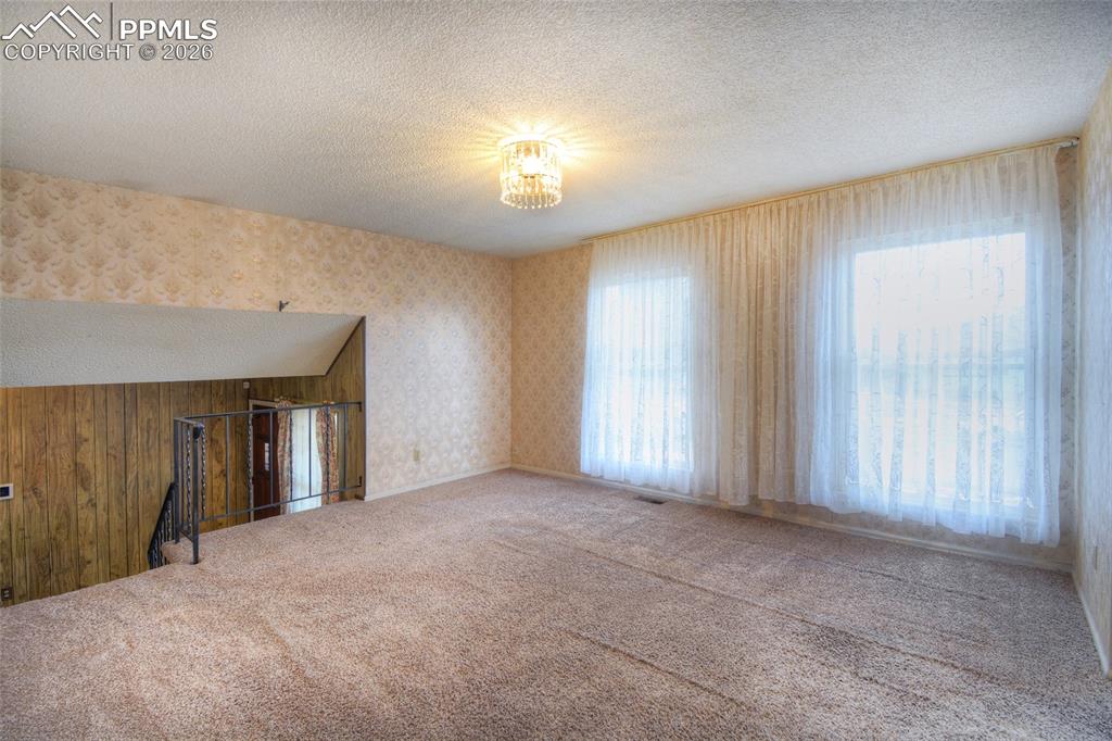 Image 5 of 31: Living Room