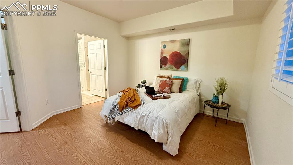 Image 11 of 26: Main bedroom