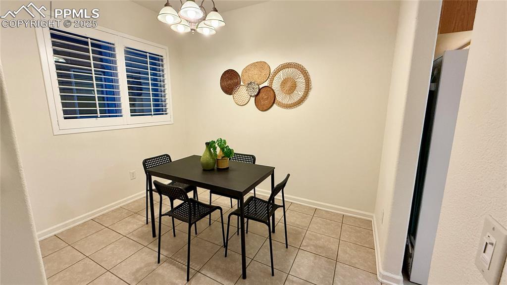 Image 8 of 26: Dining Area