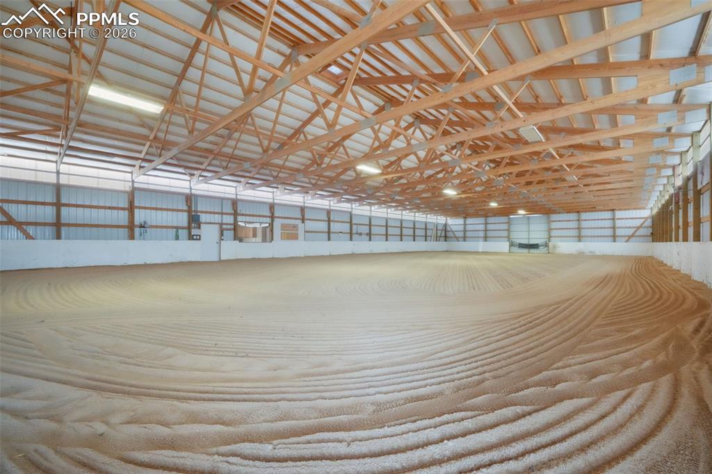 Image 11 of 50: 120x70 Indoor Arena