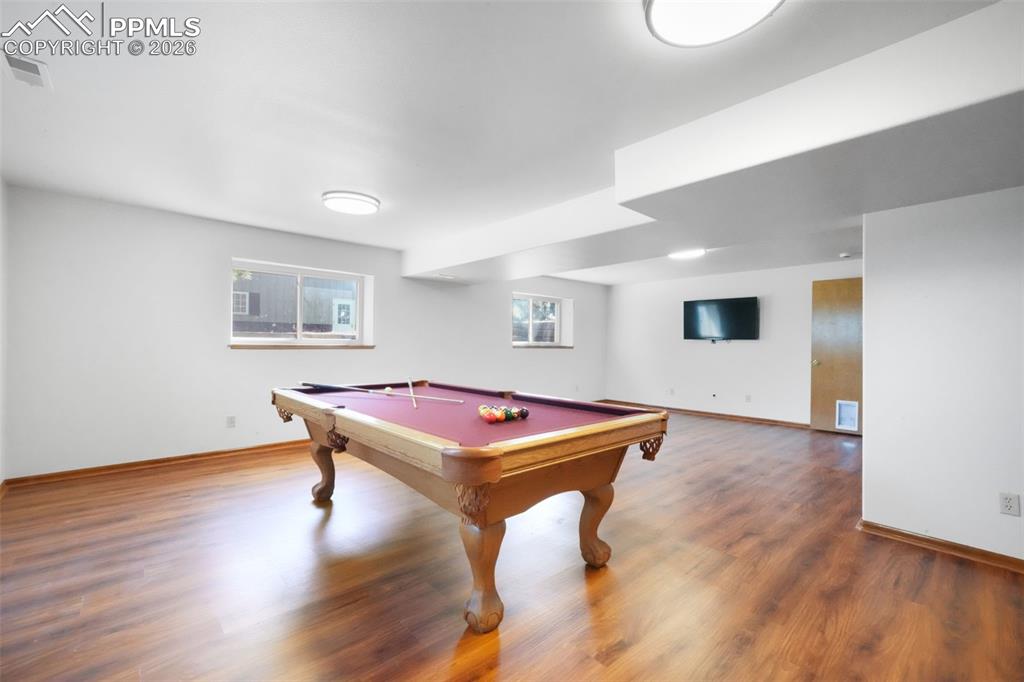 Image 41 of 50: Family Room