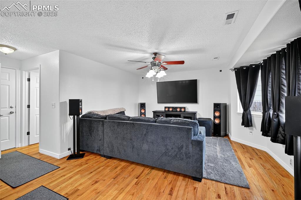 Image 12 of 33: Family Room