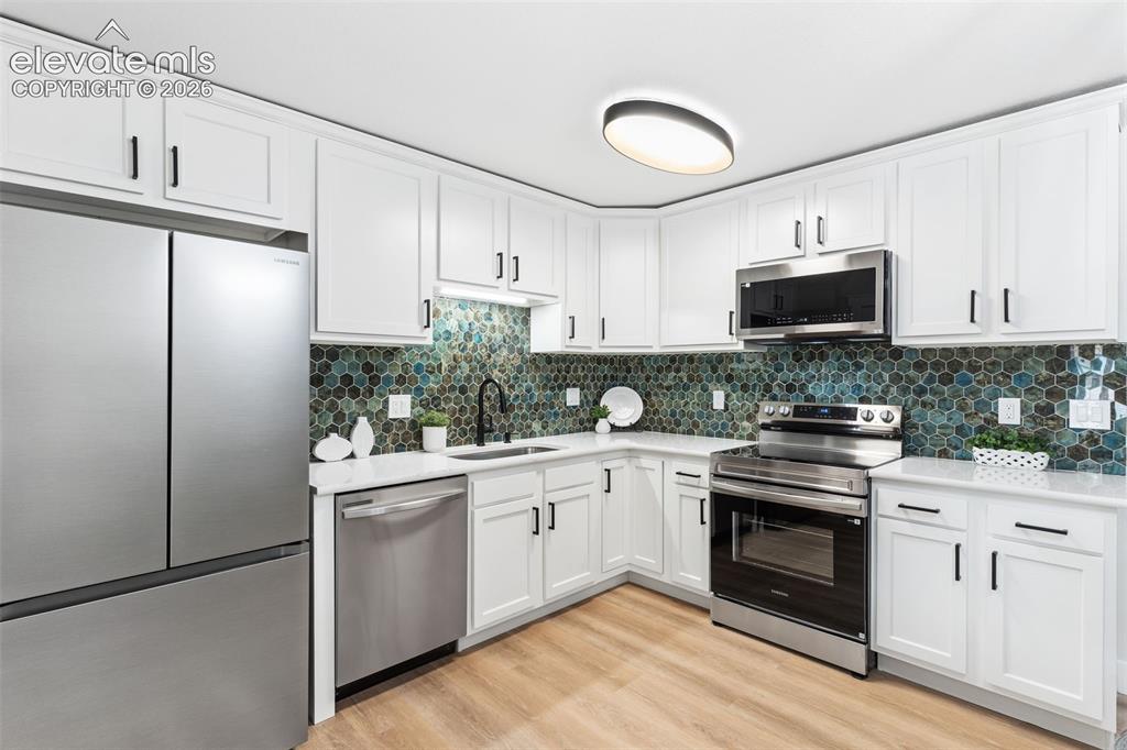 Image 12 of 47: Kitchen