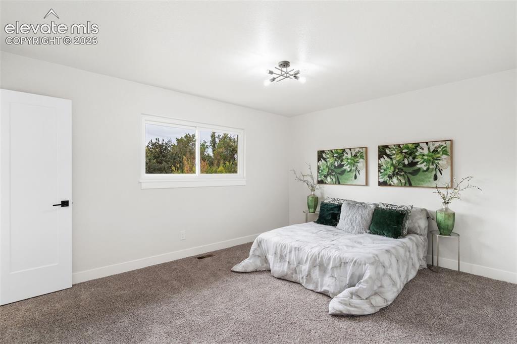 Image 16 of 47: Bedroom