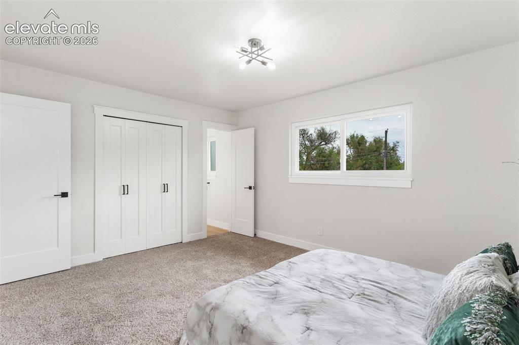 Image 19 of 47: Bedroom