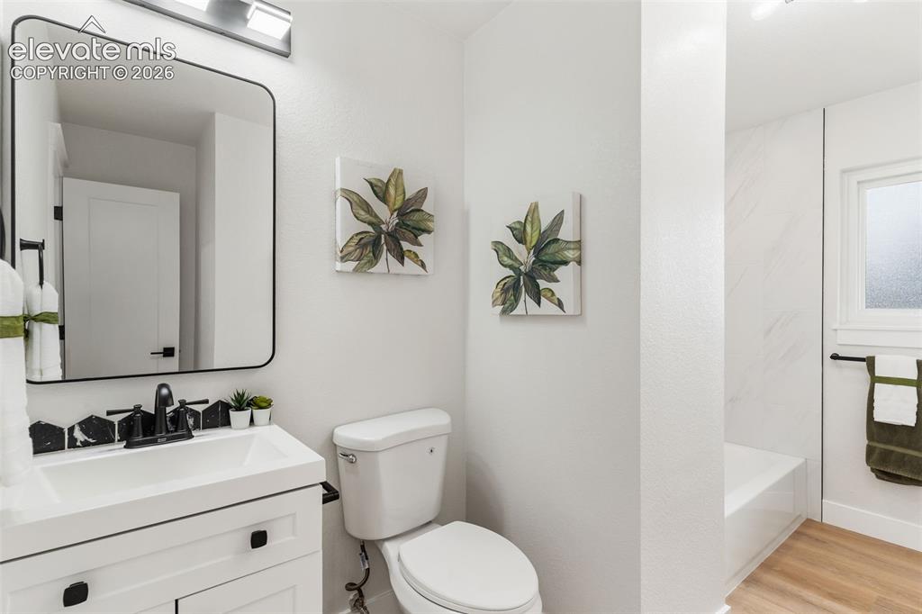 Image 20 of 47: Bathroom